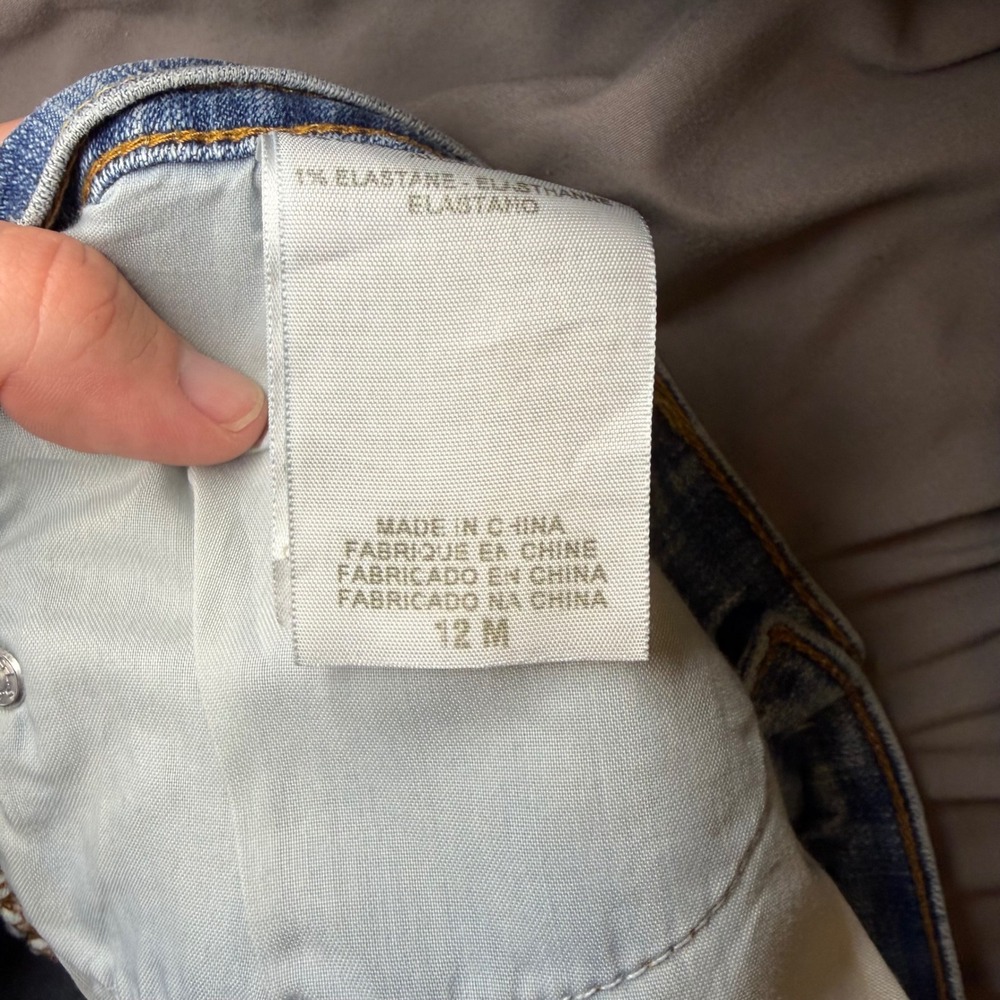 Levis Straight Leg Light Wash Denim Jeans Frayed Hem Blue Size 12M - Picture 6 of 6